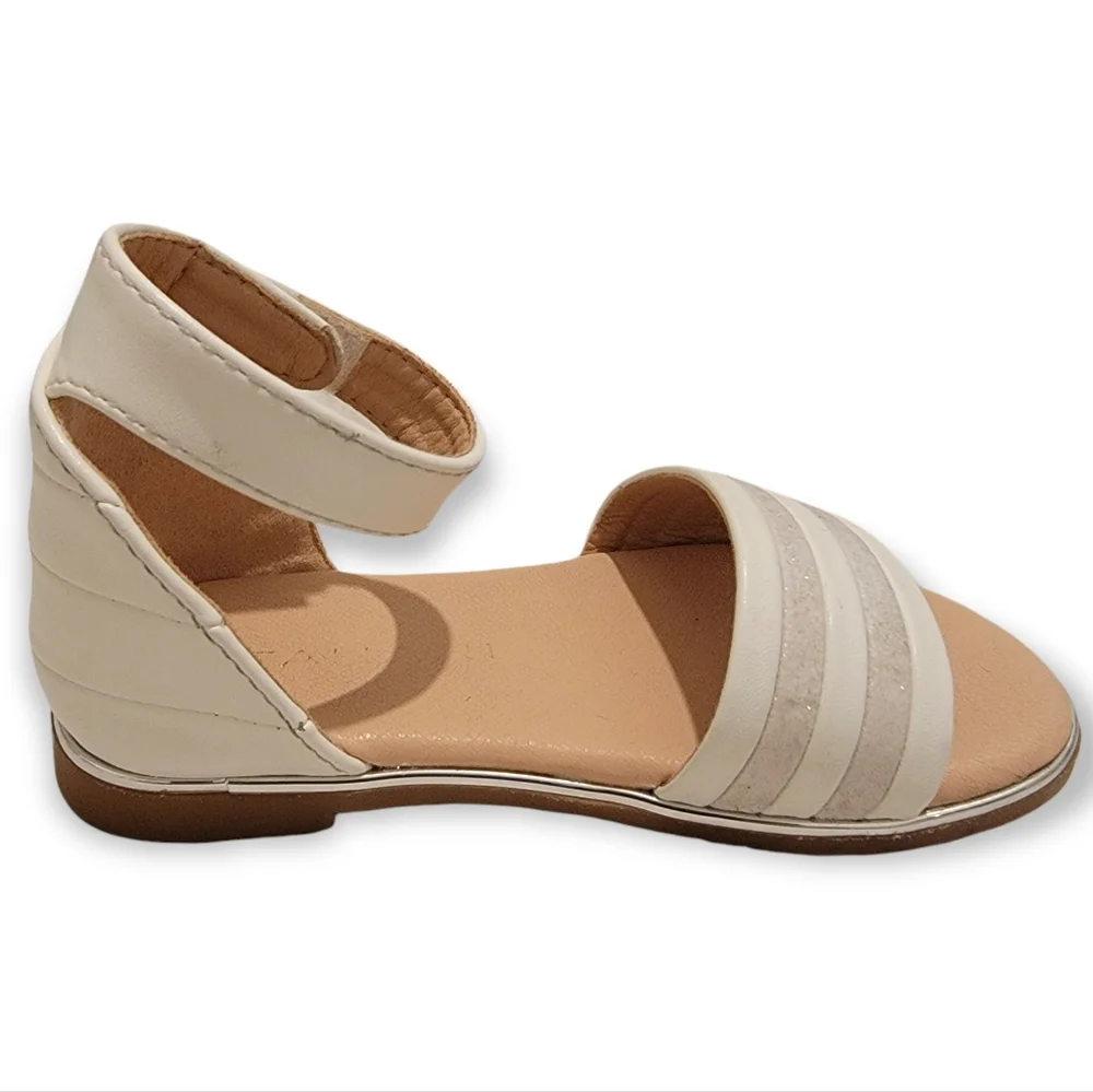 Tahari white little girls Flats Size 6